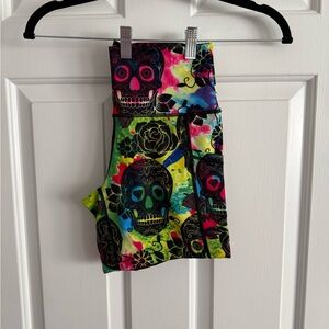 Constantly Varied Gear Tie-dyed Skulls & Roses 5” Shorts - XS